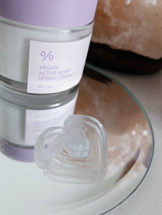 Vegan Active Berry Lifting Cream product review