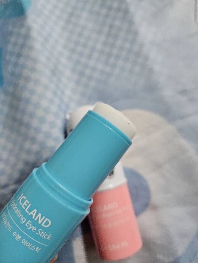 THE SAEM Iceland Hydrating Eye Stick review photo by Chelc