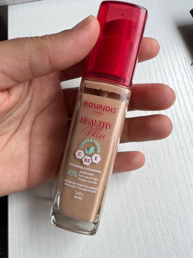 Bourjois Healthy Mix Anti-Fatigue Foundation	 review photo by LilSteps
