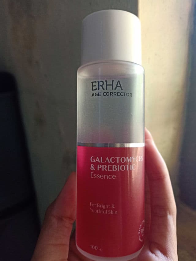 ERHA Age Corrector Galactomyces & Prebiotic Essence review photo by Umisholati