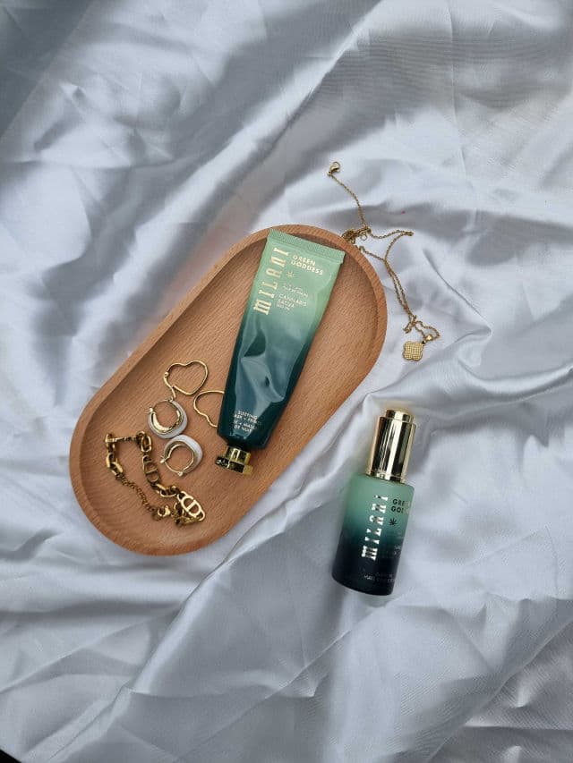 Milani Cosmetics Green Goddess Glow Oil  review photo by ellemnop