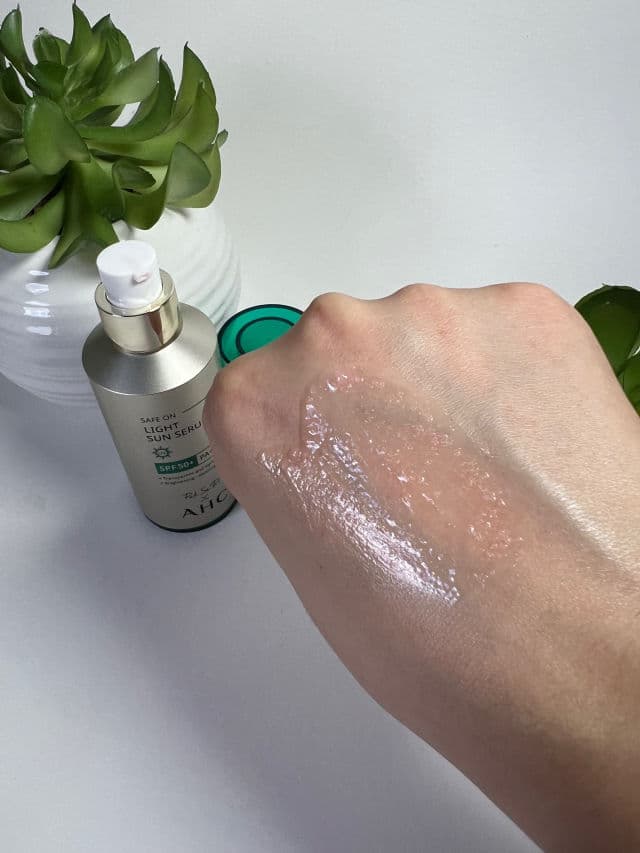 AHC Safe On Light Sun Serum SPF 50+ PA++++ review photo by Renlau
