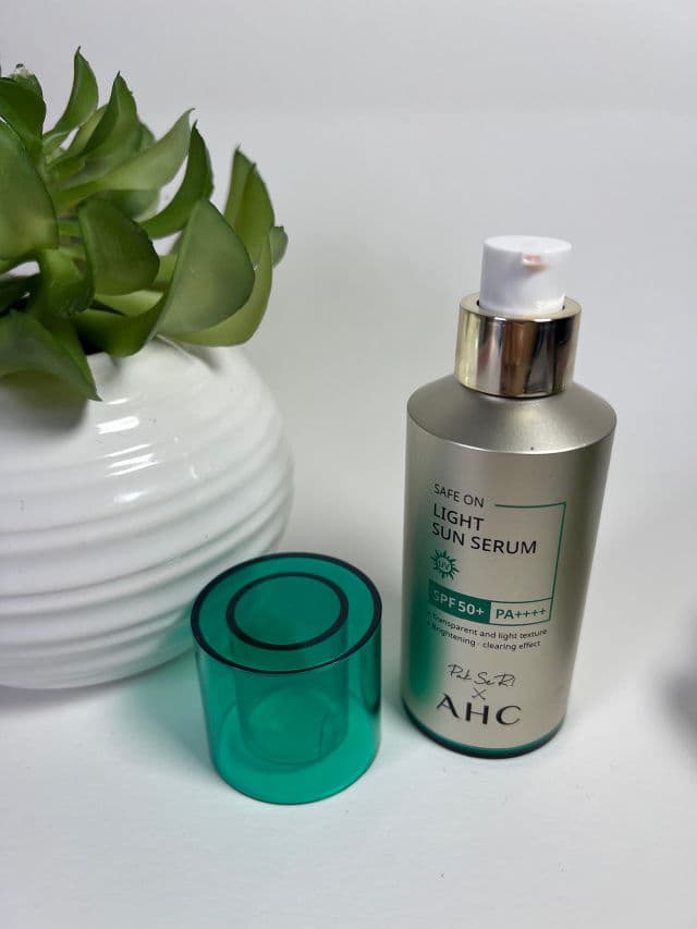 AHC Safe On Light Sun Serum SPF 50+ PA++++ review photo by Renlau