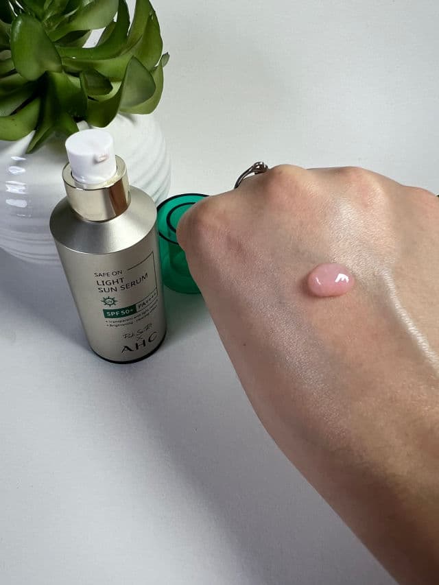 AHC Safe On Light Sun Serum SPF 50+ PA++++ review photo by Renlau