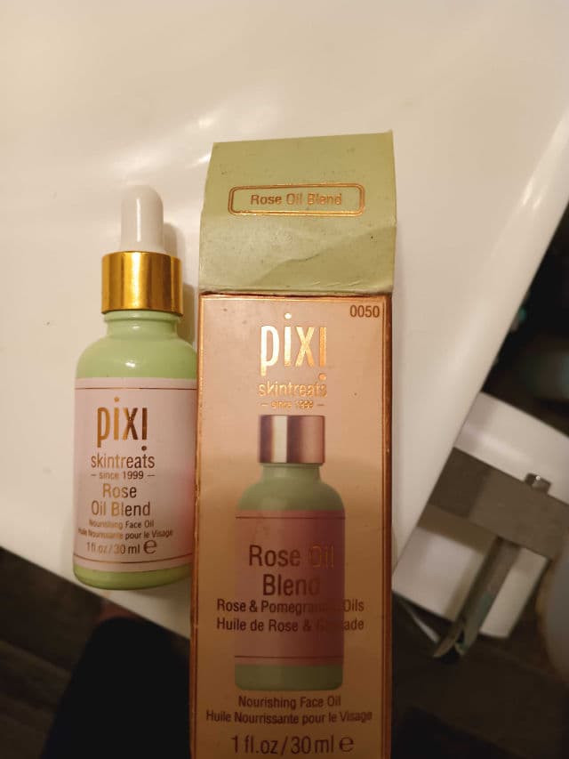 Pixi Rose Oil Blend review photo by Jadenruby