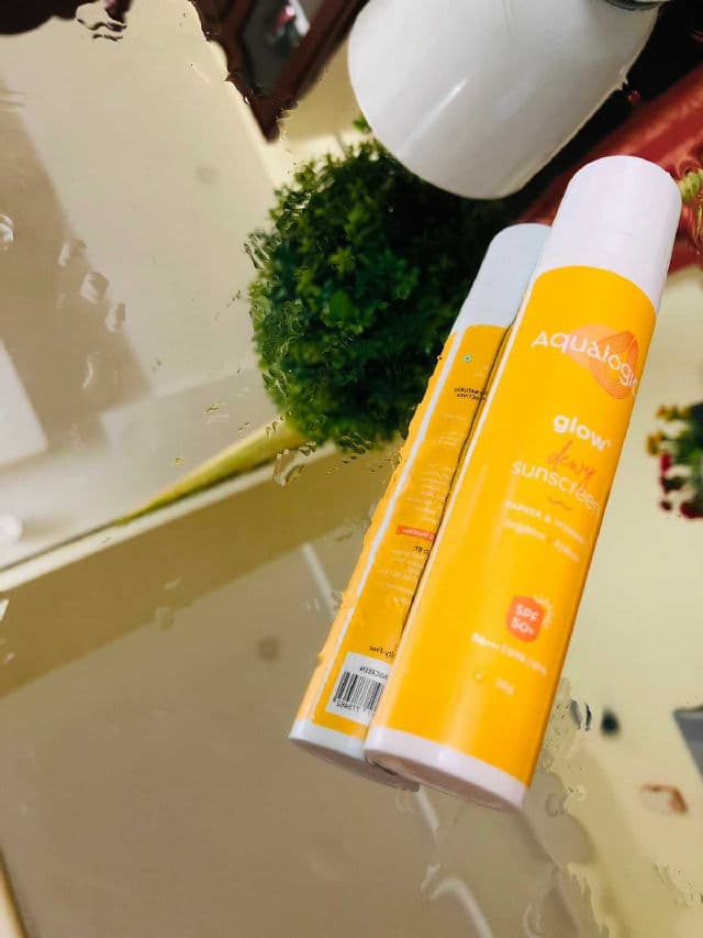 Aqualogica Glow+ Dewy Sunscreen with SPF 50 PA+++ review photo by Poojavoleti