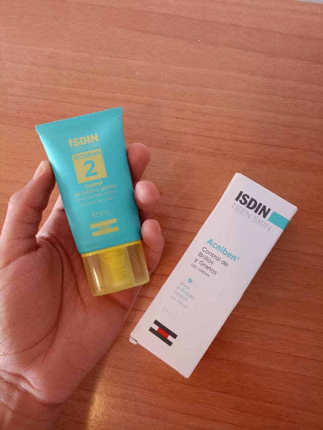 ISDIN Acniben Control Gel Cream review photo by Juanmonet