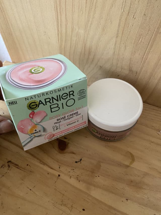 Garnier Organic Rosy Glow 3-in-1 Youth Cream review photo by dhebby25