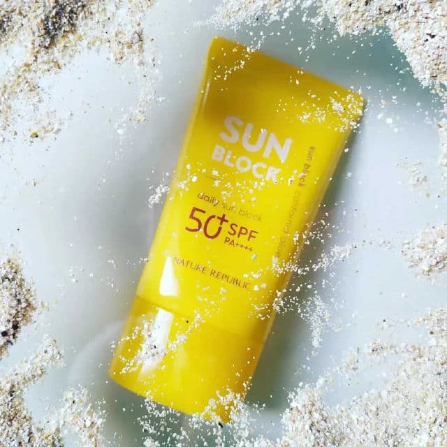 NATURE REPUBLIC California Aloe Daily Sun Block SPF 50+ PA++++ review photo by peachperfectskin