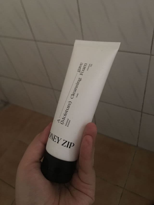 Honey Zip Agave Moisture Cleansing Foam review photo by SkinLyn