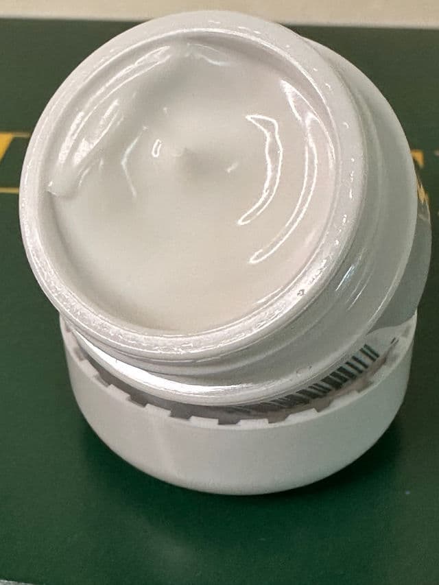 La Mer The Moisturizing Soft Cream review photo by Lingua
