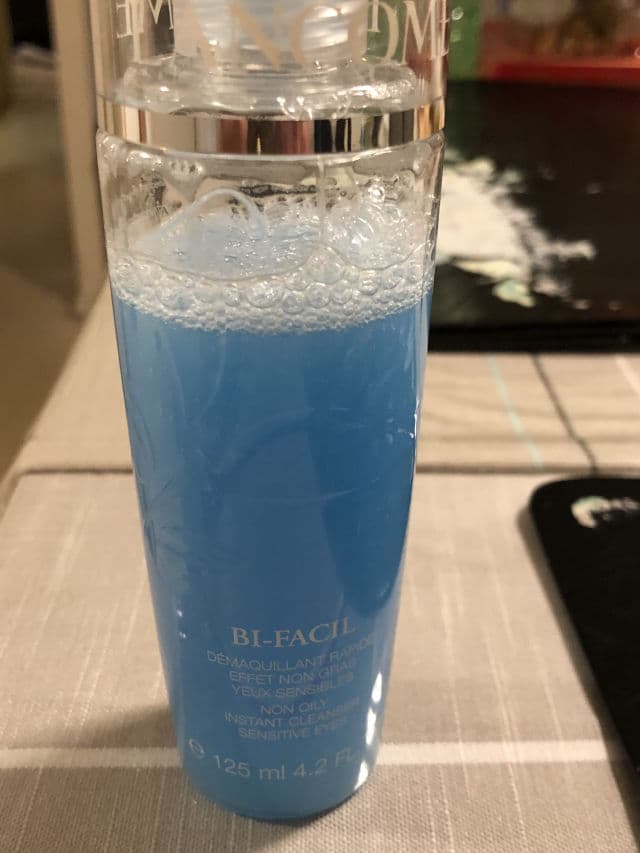 Lancome Bi-Facil Non-Oily Instant Eye Makeup Remover review photo by Lingua