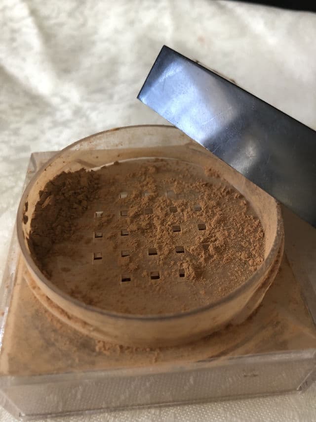 Maybelline Fit Me Mineral Loose Finishing Powder review photo by Lingua