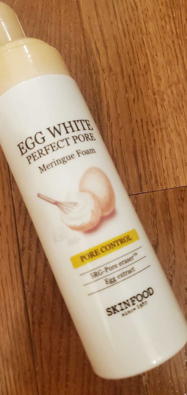 SKINFOOD Egg White Perfect Pore Cleansing Meringue Foam review photo by skincarereview101