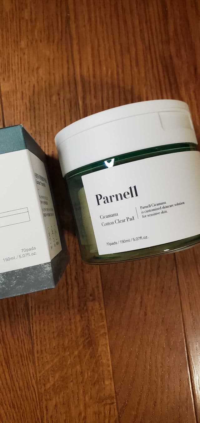 Parnell Cicamanu Cotton Clear Pad review photo by skincarereview101