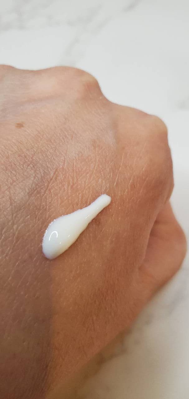 K-Secret Seoul 1988 Sun : Pine Tree + Ceramide SPF50+ PA++++ review photo by skincarereview101