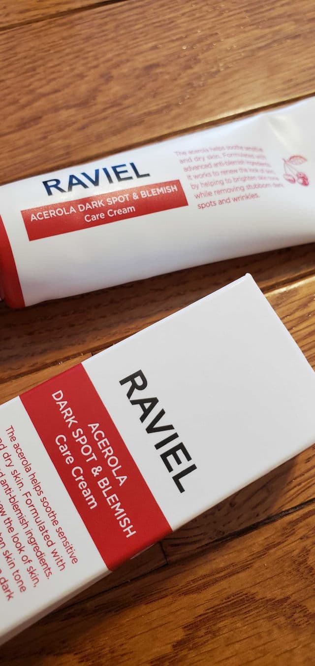 RAVIEL Acerola Dark Spot & Blemish Care Cream review photo by skincarereview101