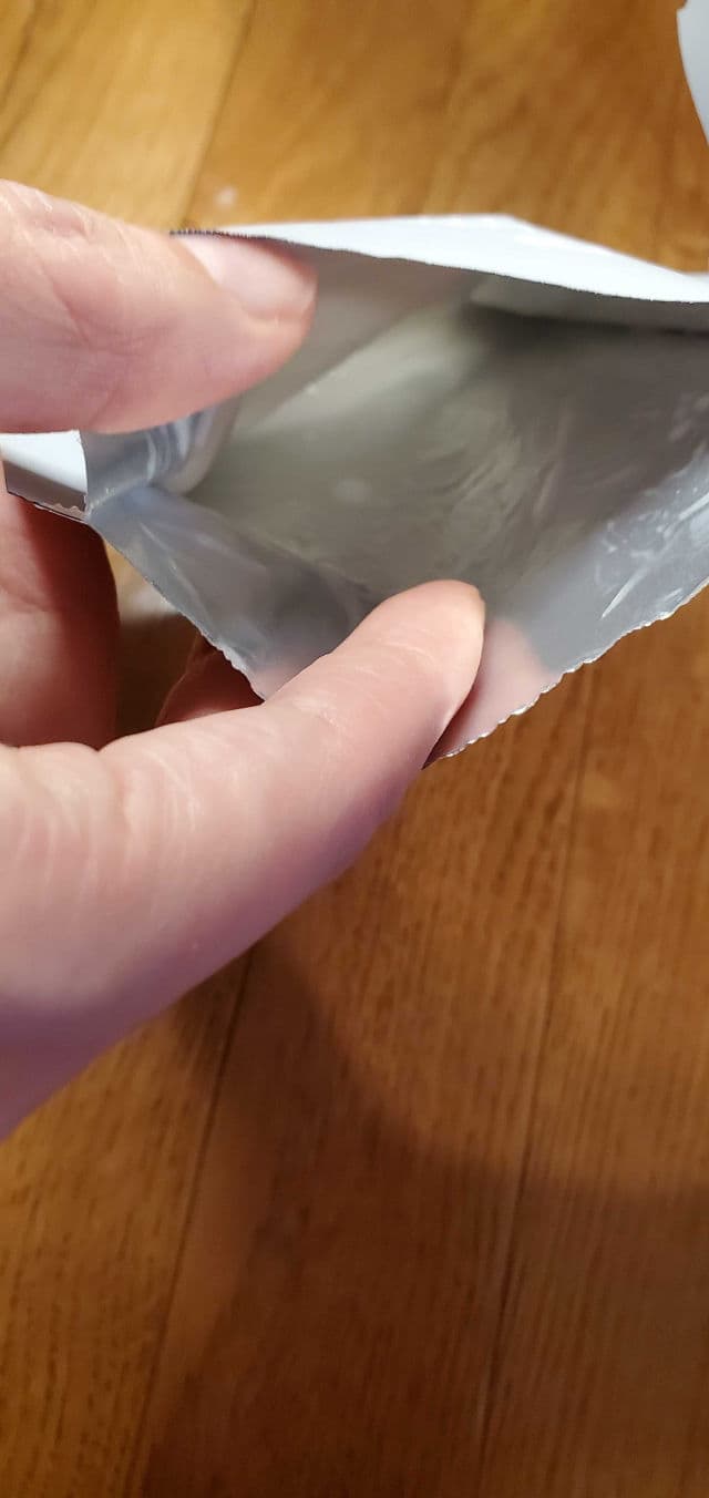 Varuza Core Brightening Sheet Mask with Niacinamide 5% review photo by skincarereview101