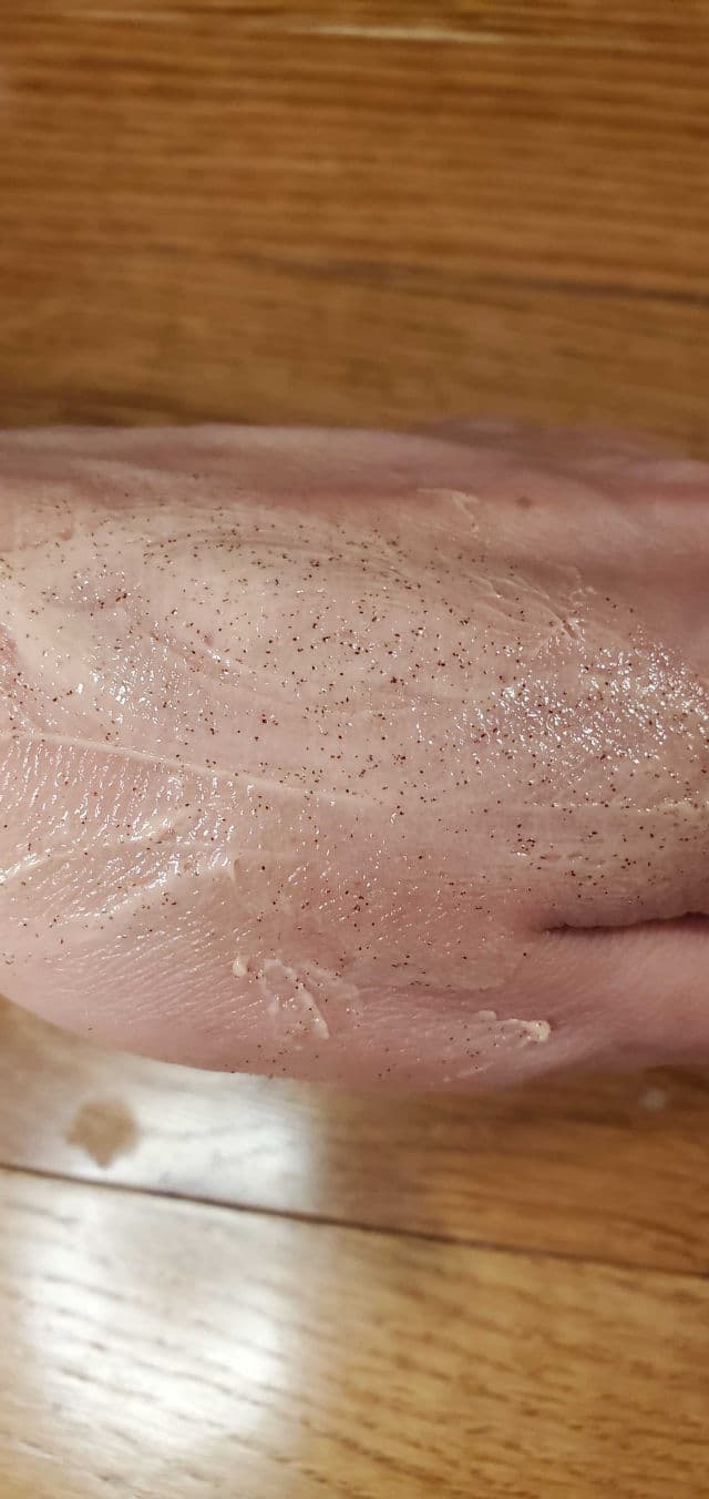 When Beauty Rose Coconut Gentle Exfoliating Scrub Mask review photo by skincarereview101