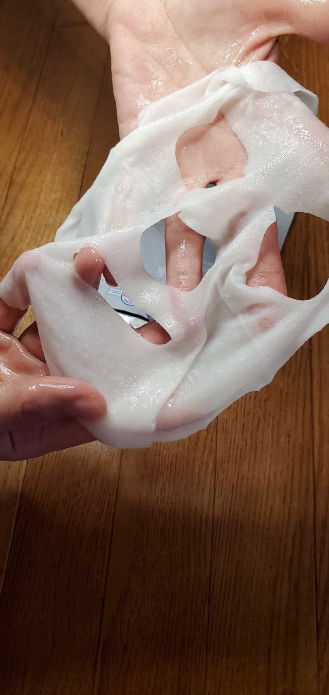Varuza Core Brightening Sheet Mask with Niacinamide 5% review photo by skincarereview101