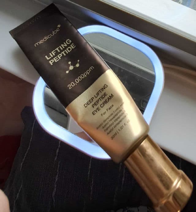 Medicube Deep Reviving Peptide Eye Cream review photo by Pigeon