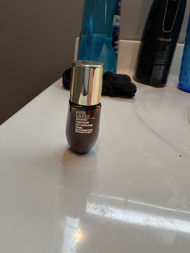Estee Lauder Advanced Night Repair Eye Concentrate Matrix Synchronized Recovery review photo by Dena1384