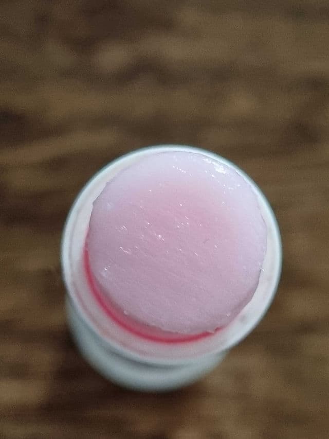 Nivea Lip 2 in 1 Caring Scrub with Rosehip Oil review photo by LuckyLemon