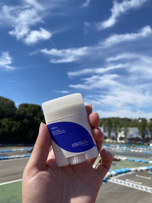 ISNTREE Hyaluronic Acid Airy Sun Stick SPF 50 PA++++ review photo by RainiesBeauty