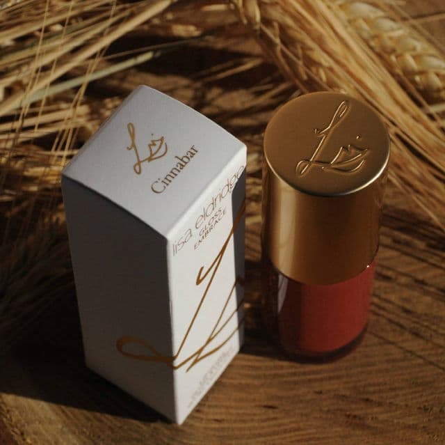 Lisa Eldridge Cinnabar Gloss Embrace Lipgloss review photo by Celestinehathor
