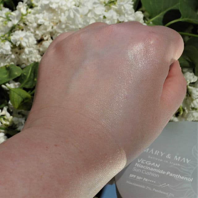 Mary&May Vegan Niacinamide Panthenol Sun Cushion SPF50+ PA++++ review photo by Celestinehathor
