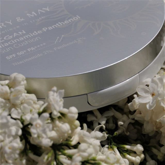 Mary&May Vegan Niacinamide Panthenol Sun Cushion SPF50+ PA++++ review photo by Celestinehathor