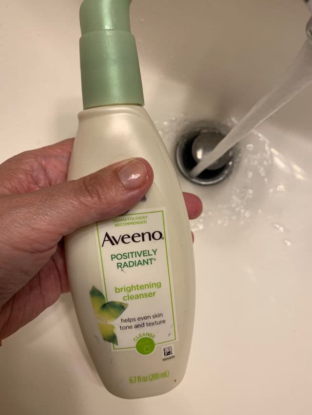 Aveeno Positively Radiant Brightening Cleanser review photo by JenShaf1