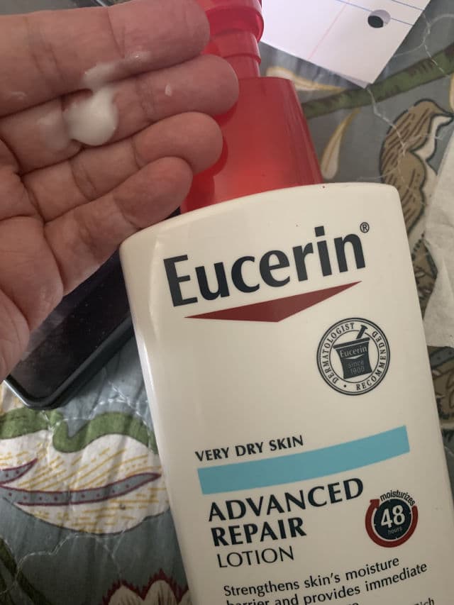 Eucerin Advanced Repair Lotion review photo by JenShaf1