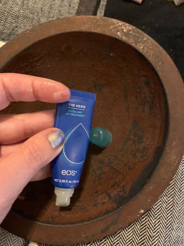 Eos The Hero - Extra Dry Lip Treatment review photo by JenShaf1