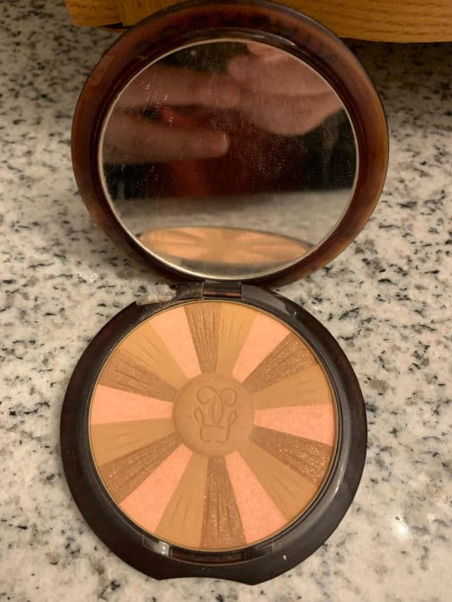 Guerlain Terracotta Light Healthy Glow Powder review photo by JenShaf1