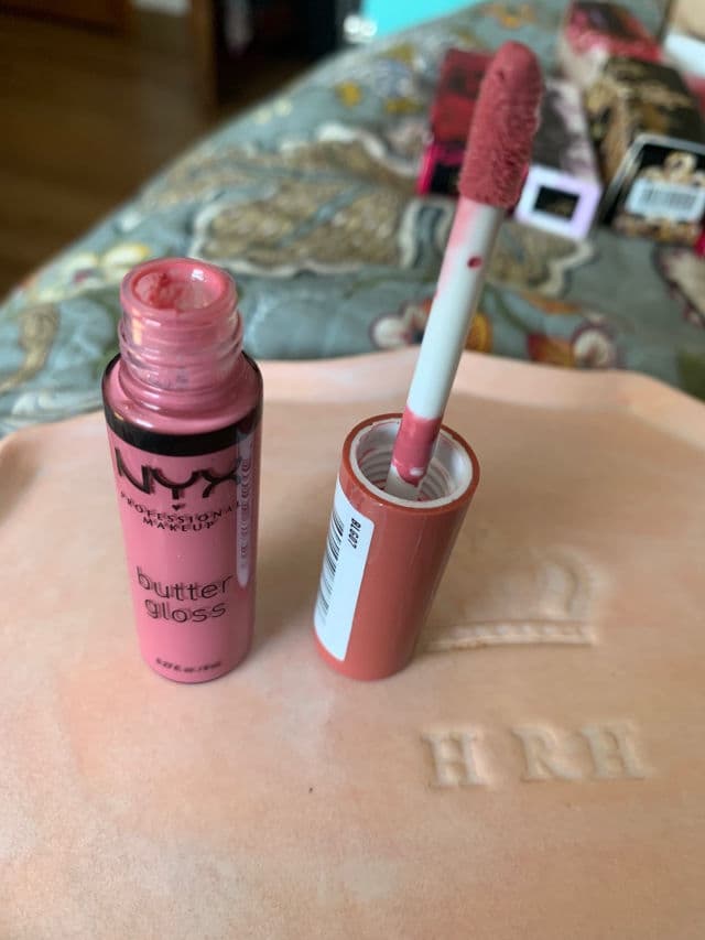 Nyx Cosmetics Tiramisu review photo by JenShaf1