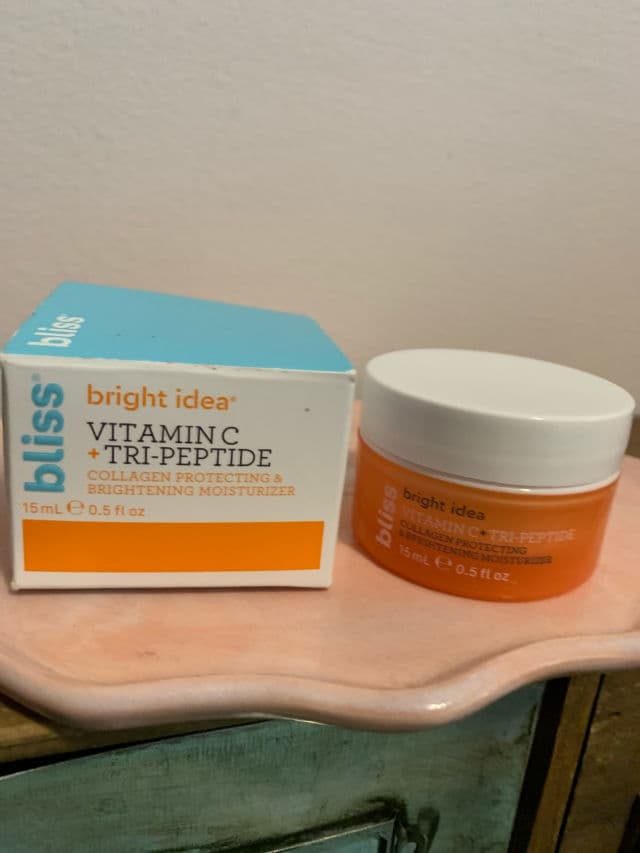 Bliss Bright Idea Vitamin C + Tri-Peptide Collagen Protecting & Brightening Moisturizer review photo by JenShaf1