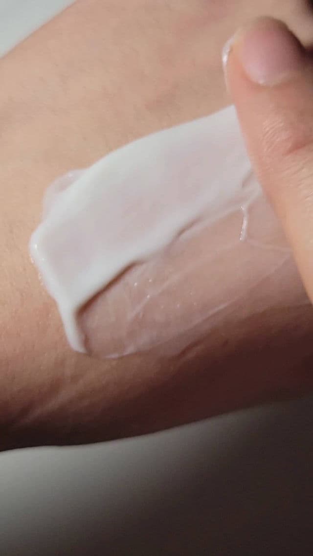 ASIS-TOBE Green Tea Moisture Sunblock SPF 50+ PA++++ review photo by narameo