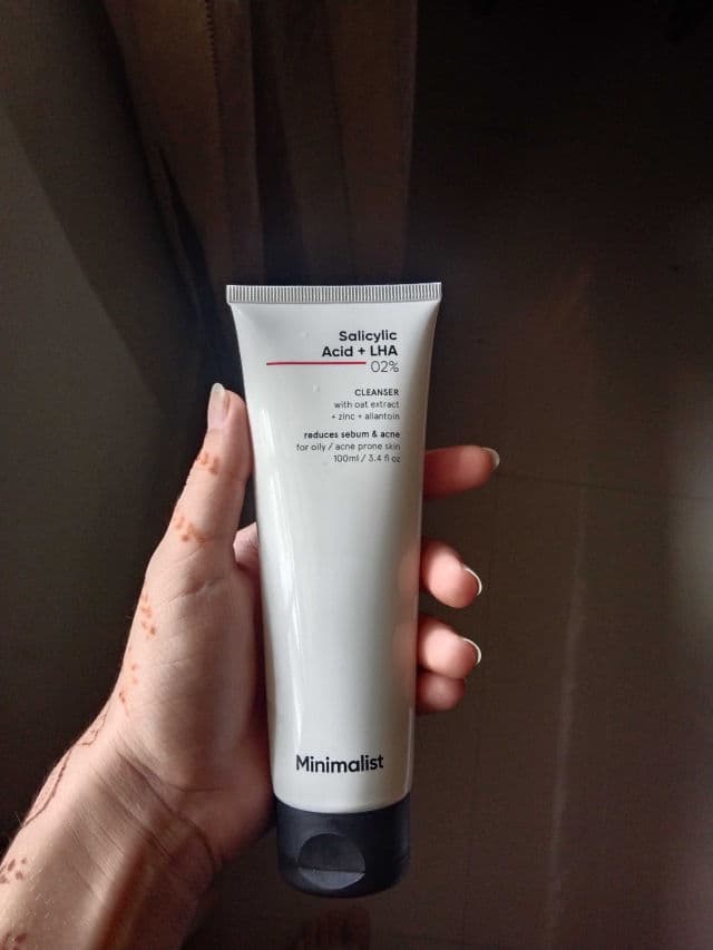Minimalist Salicylic + LHA 2% Face Cleanser review photo by ayshamanna