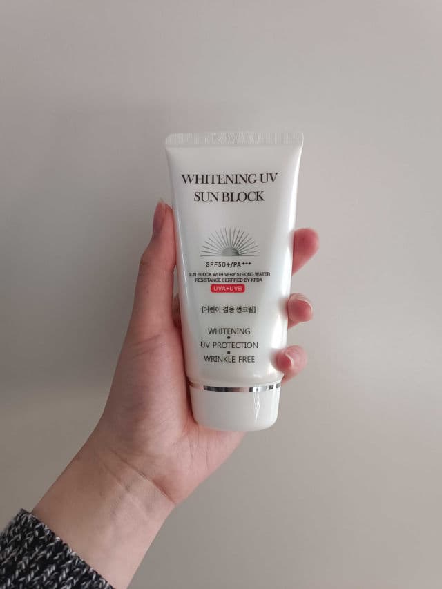 Jigott Whitening UV Sun Block SPF 50+ PA+++ review photo by jenniu