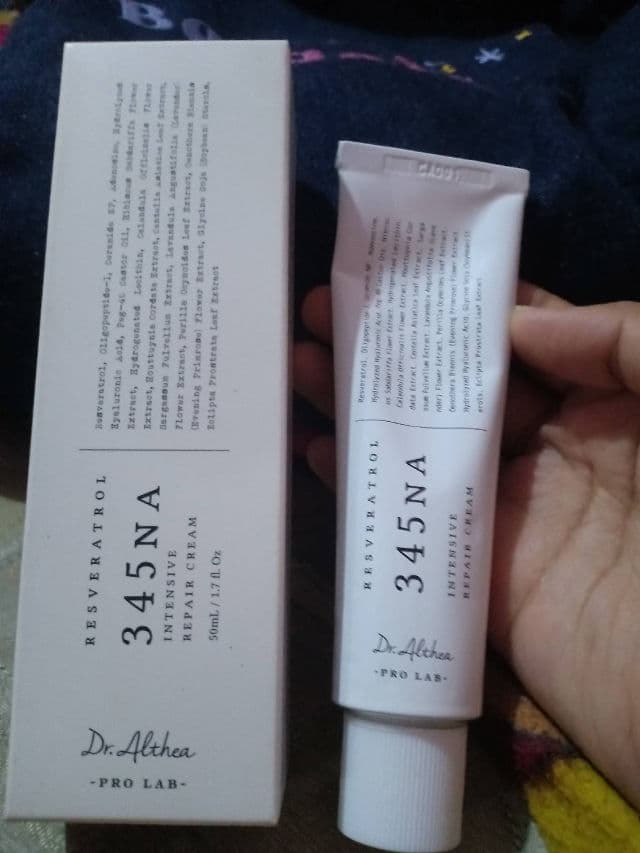 Dr. Althea Resveratrol 345NA Intensive Repair Cream review photo by Nurrizqiyah92