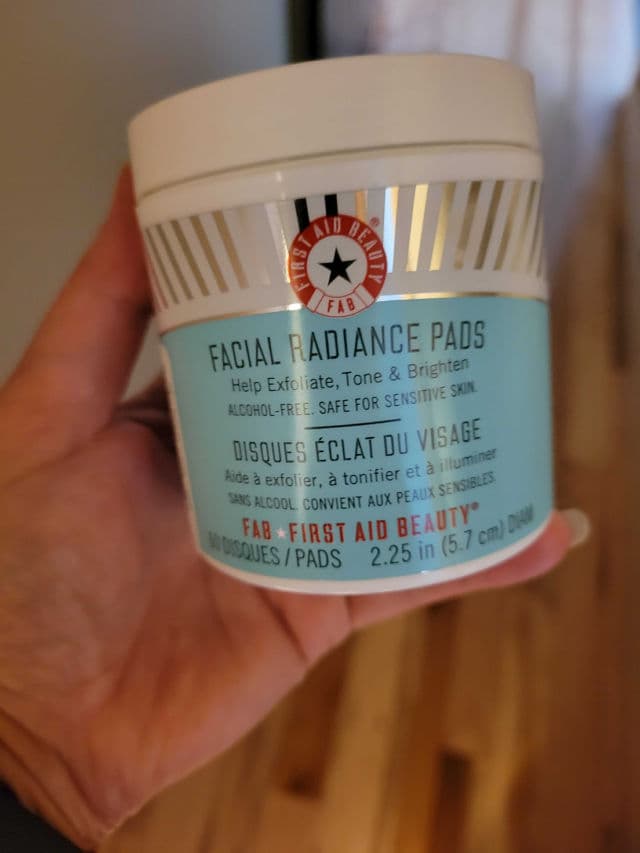 First Aid Beauty Facial Radiance Pads review photo by browneyes72