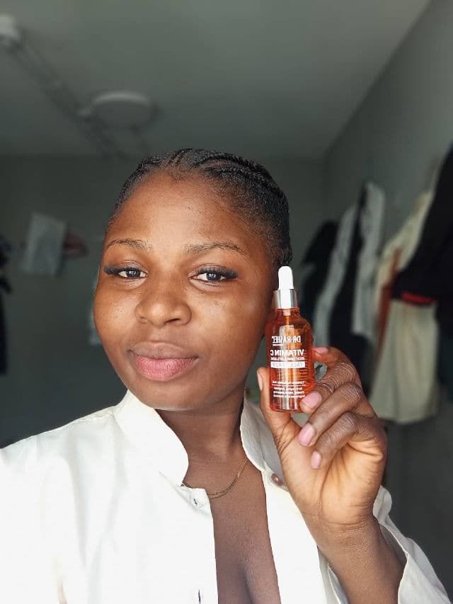 Dr.Rashel VC Vitamin C & Niacinamide Brightening Primer Serum review photo by SIMPLICITY