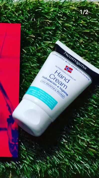 Neutrogena Norwegian Formula Hand Cream review photo by Sete 