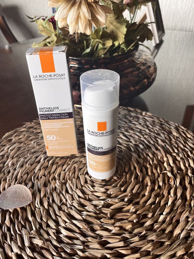 La Roche-Posay Anthelios Pigment Correct SPF50+ review photo by Freemuestras