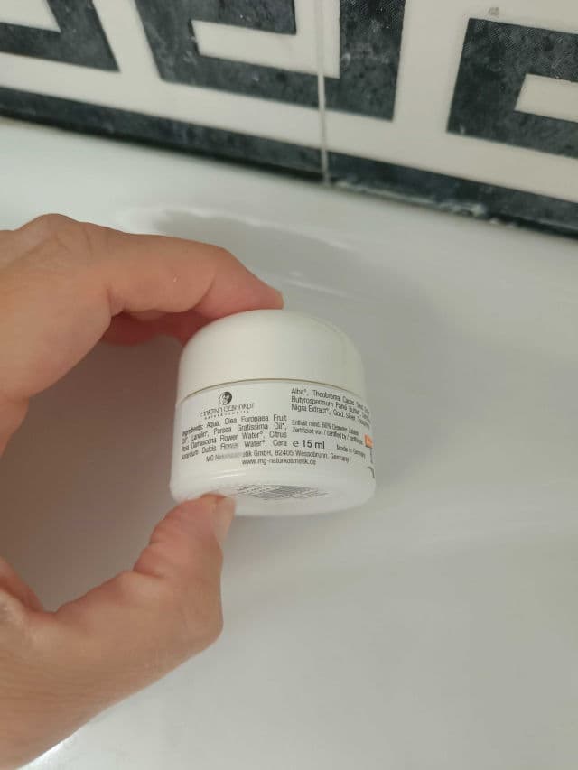 Martina Gebhardt Eye Care Avocado review photo by inmaparmu