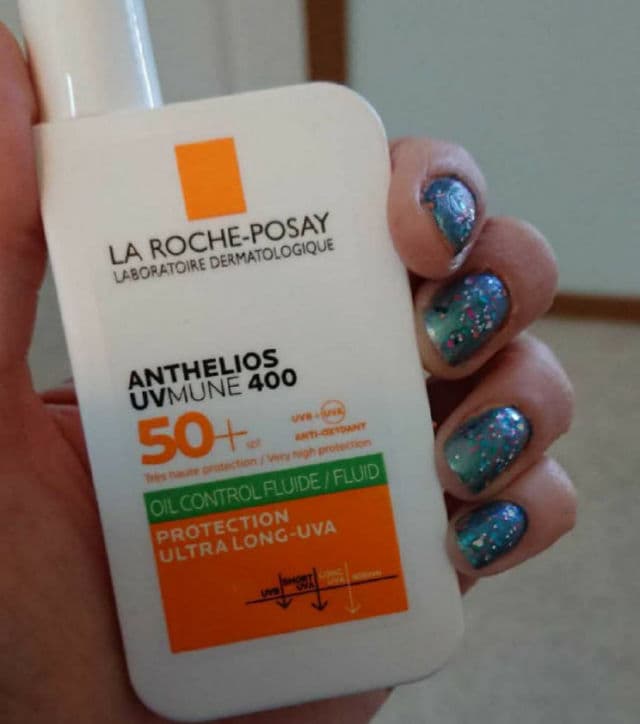 La Roche-Posay Anthelios UVmune 400 Fluid Oil Control SPF50+ review photo by Angyp