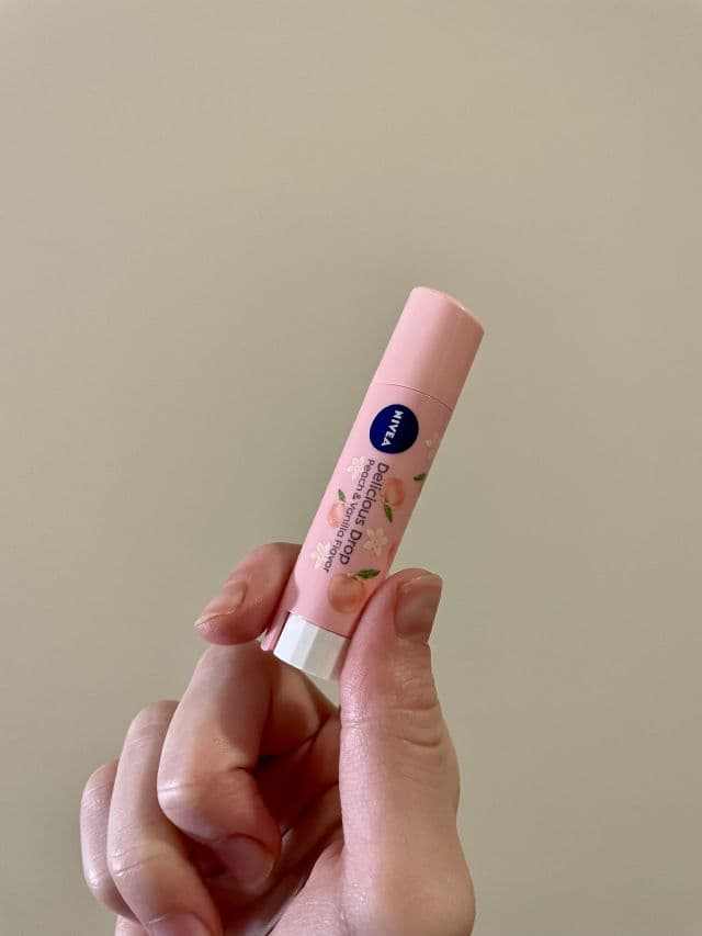 Nivea Peach & Vanilla Flavor Lip Delicious Drop Lip Balm SPF 11 review photo by subtleglows