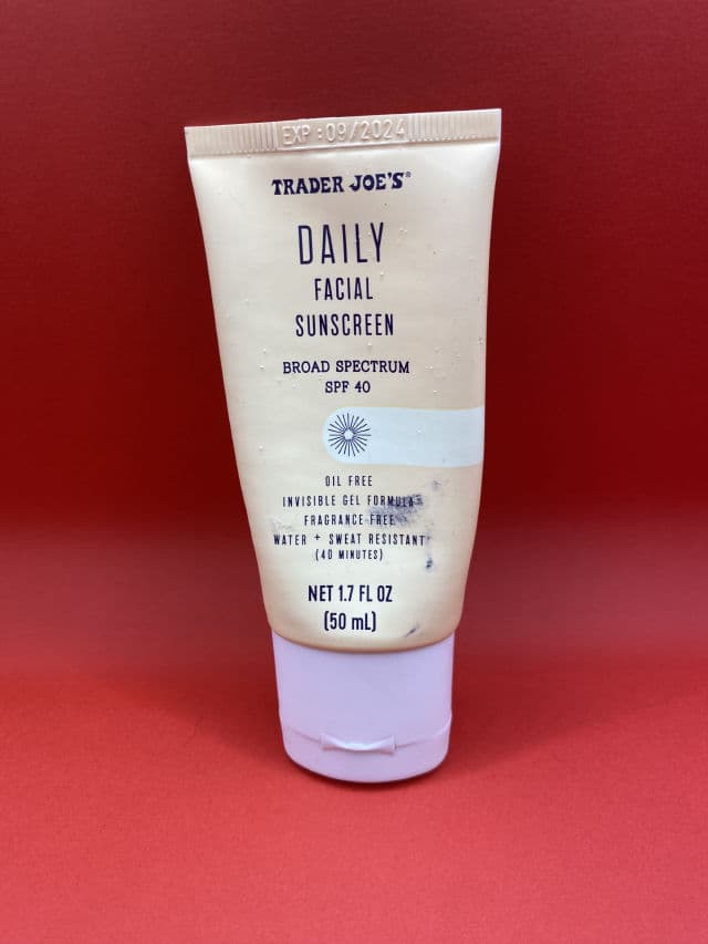 Trader Joe's Daily Facial Sunscreen Broad Spectrum SPF 40 review photo by itsej