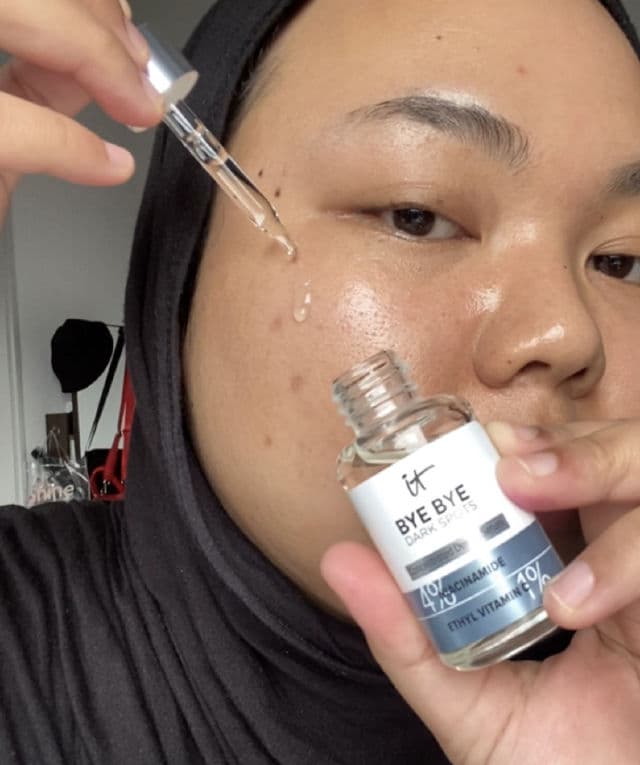 It Cosmetics Bye Bye Dark Spots Niacinamide Serum review photo by Nadasushi